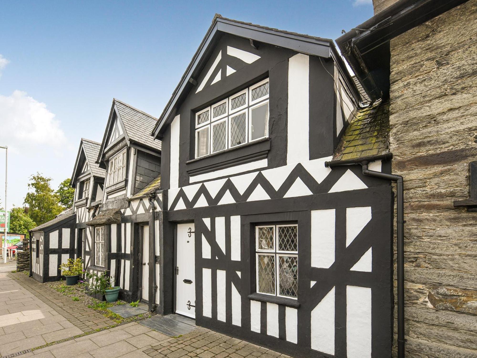 Bwthyn Llys Machynlleth Old Court House Villa Exteriör bild